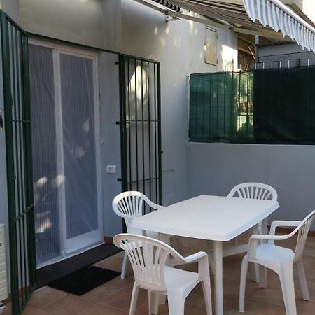 Karina, To The Beach With Terrace And Private Parking Savona Buitenkant foto