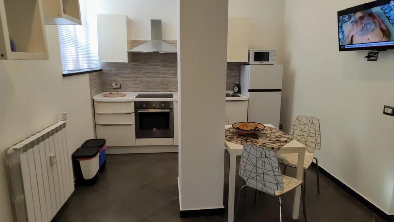 Karina, To The Beach With Terrace And Private Parking Savona Buitenkant foto