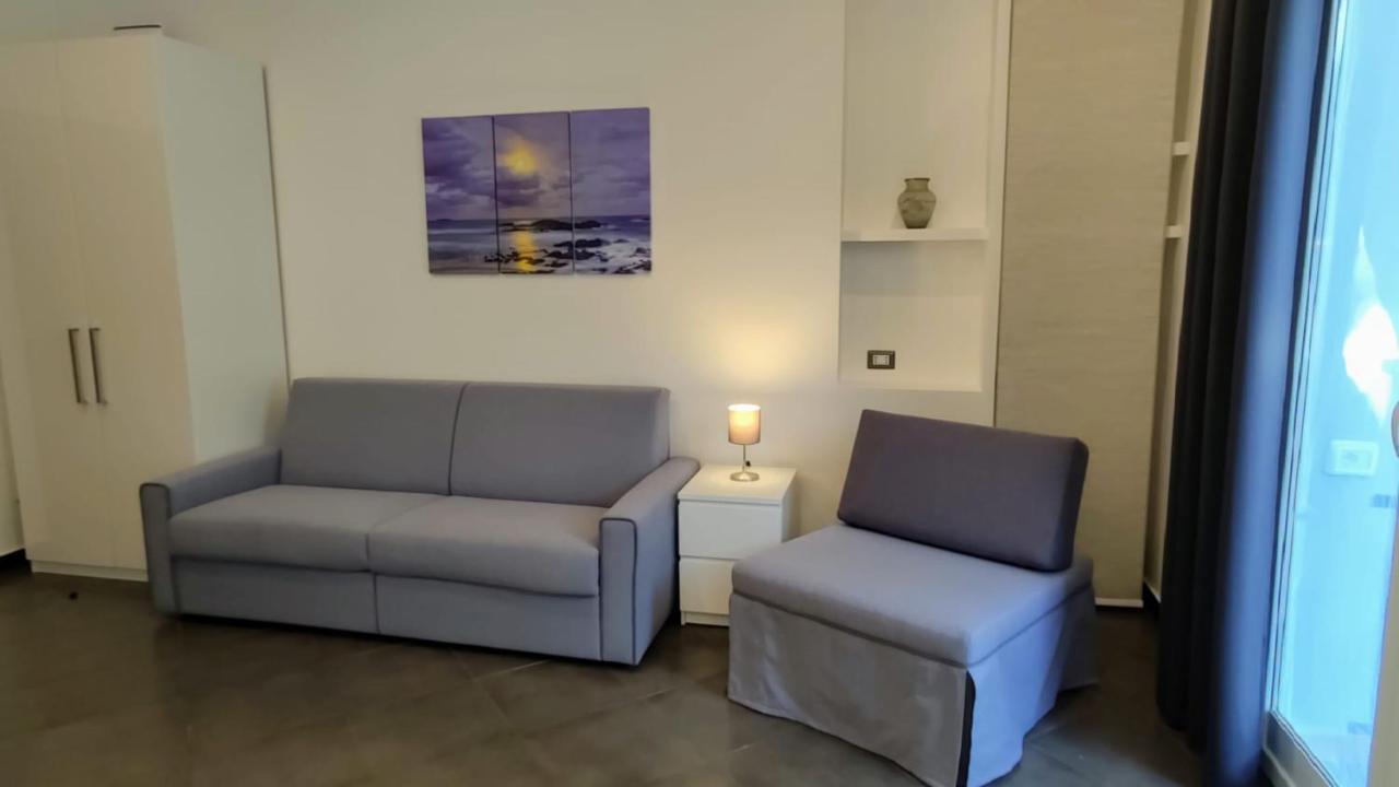 Karina, To The Beach With Terrace And Private Parking Savona Buitenkant foto