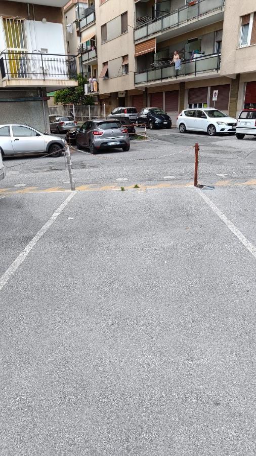 Karina, To The Beach With Terrace And Private Parking Savona Buitenkant foto