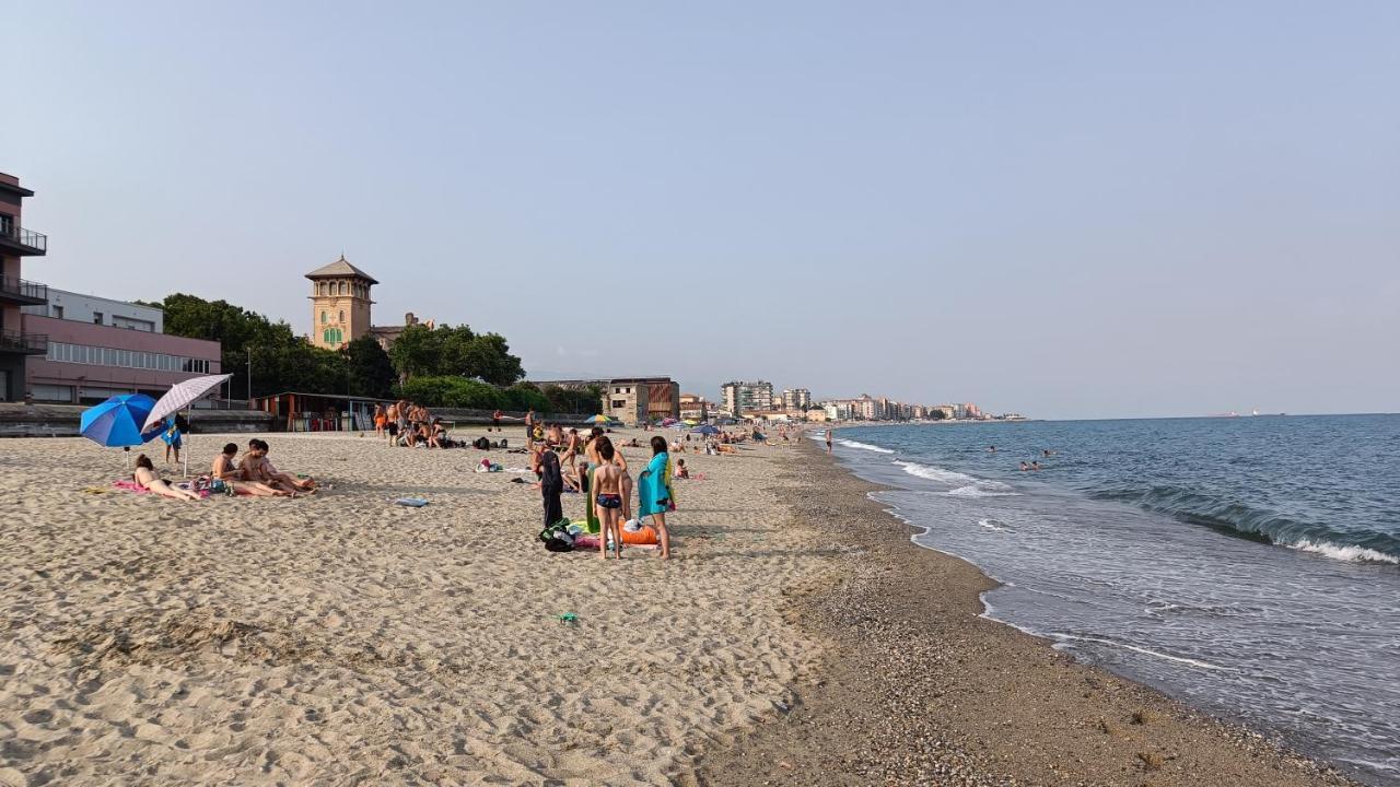 Karina, To The Beach With Terrace And Private Parking Savona Buitenkant foto