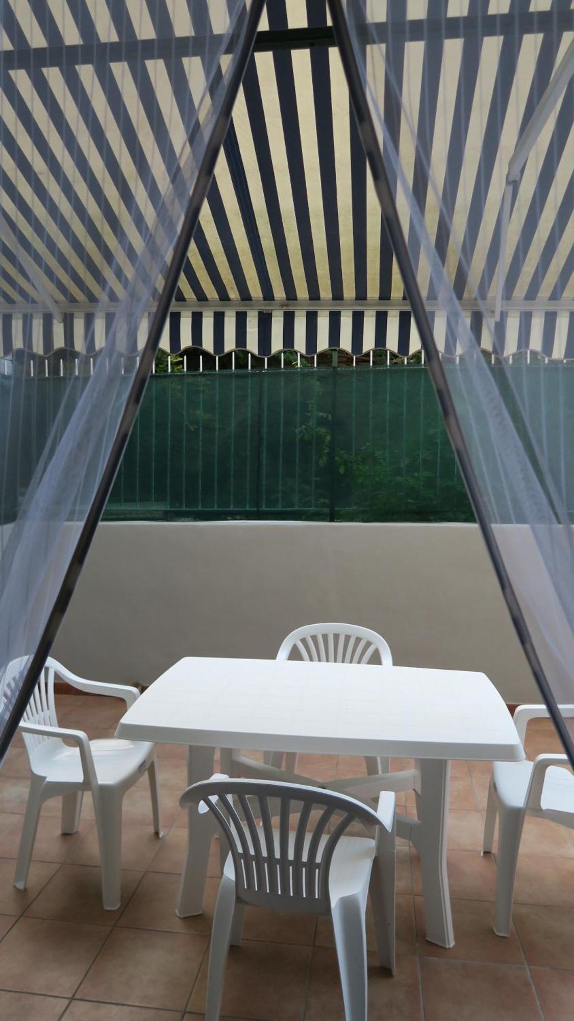 Karina, To The Beach With Terrace And Private Parking Savona Buitenkant foto
