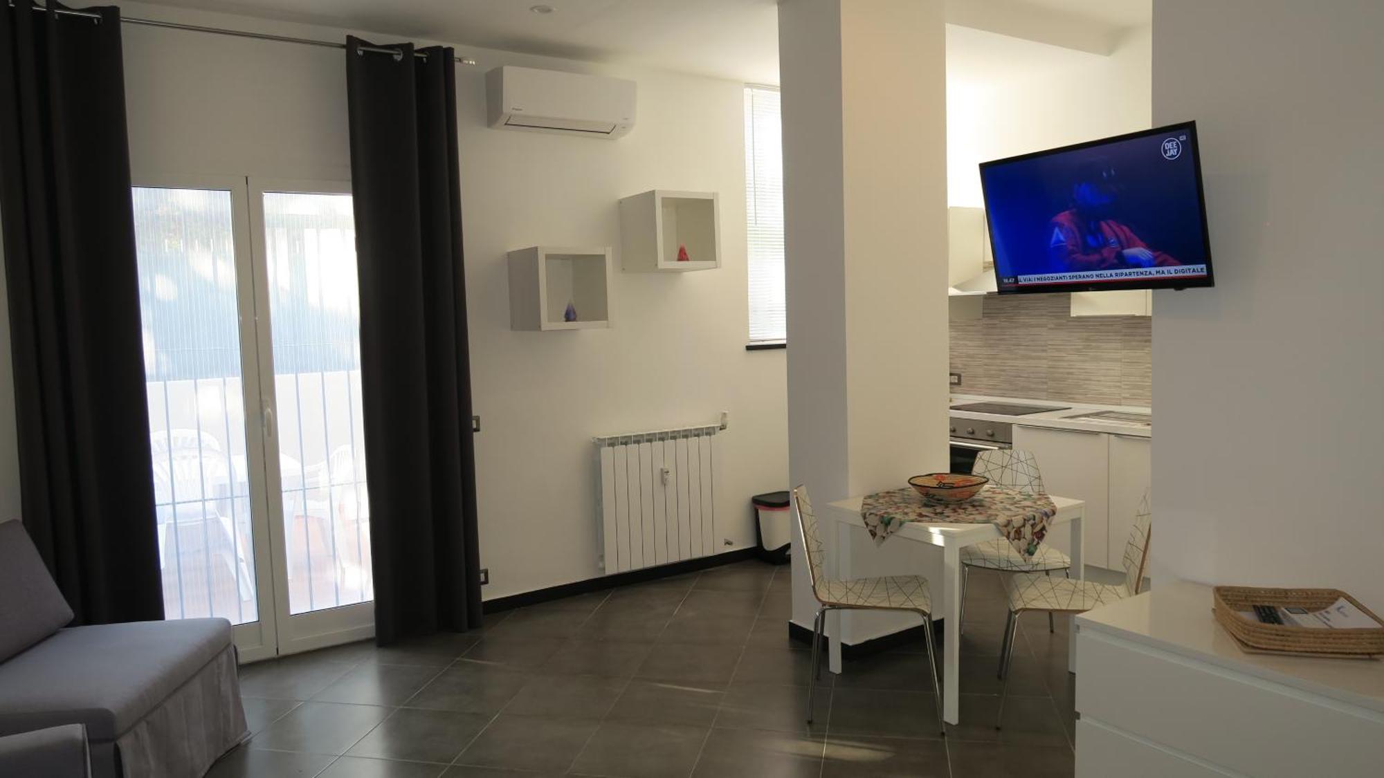 Karina, To The Beach With Terrace And Private Parking Savona Buitenkant foto